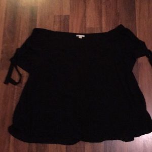 Blouse black with black circles